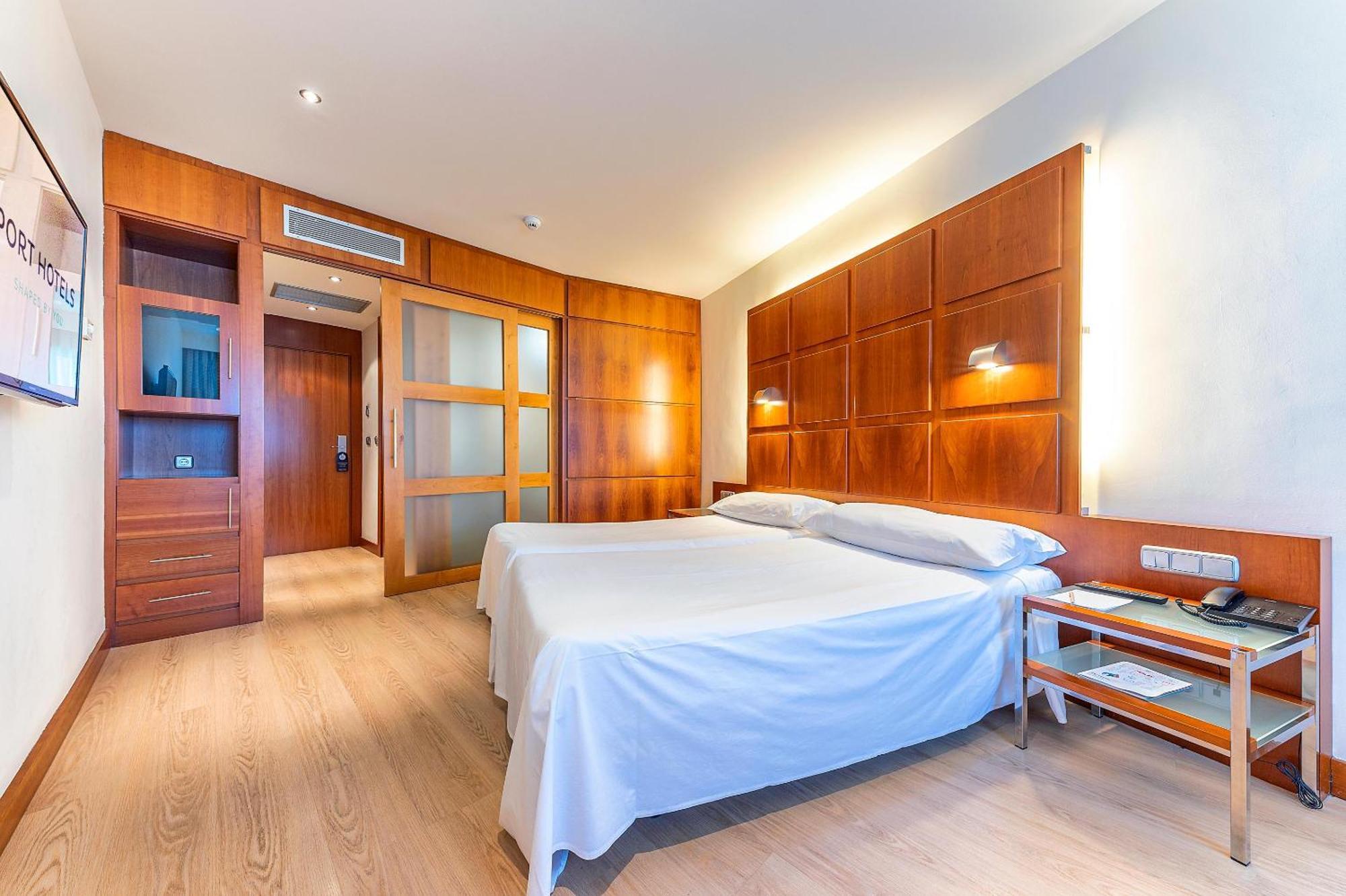 Hotel Port Azafata Valencia 4*