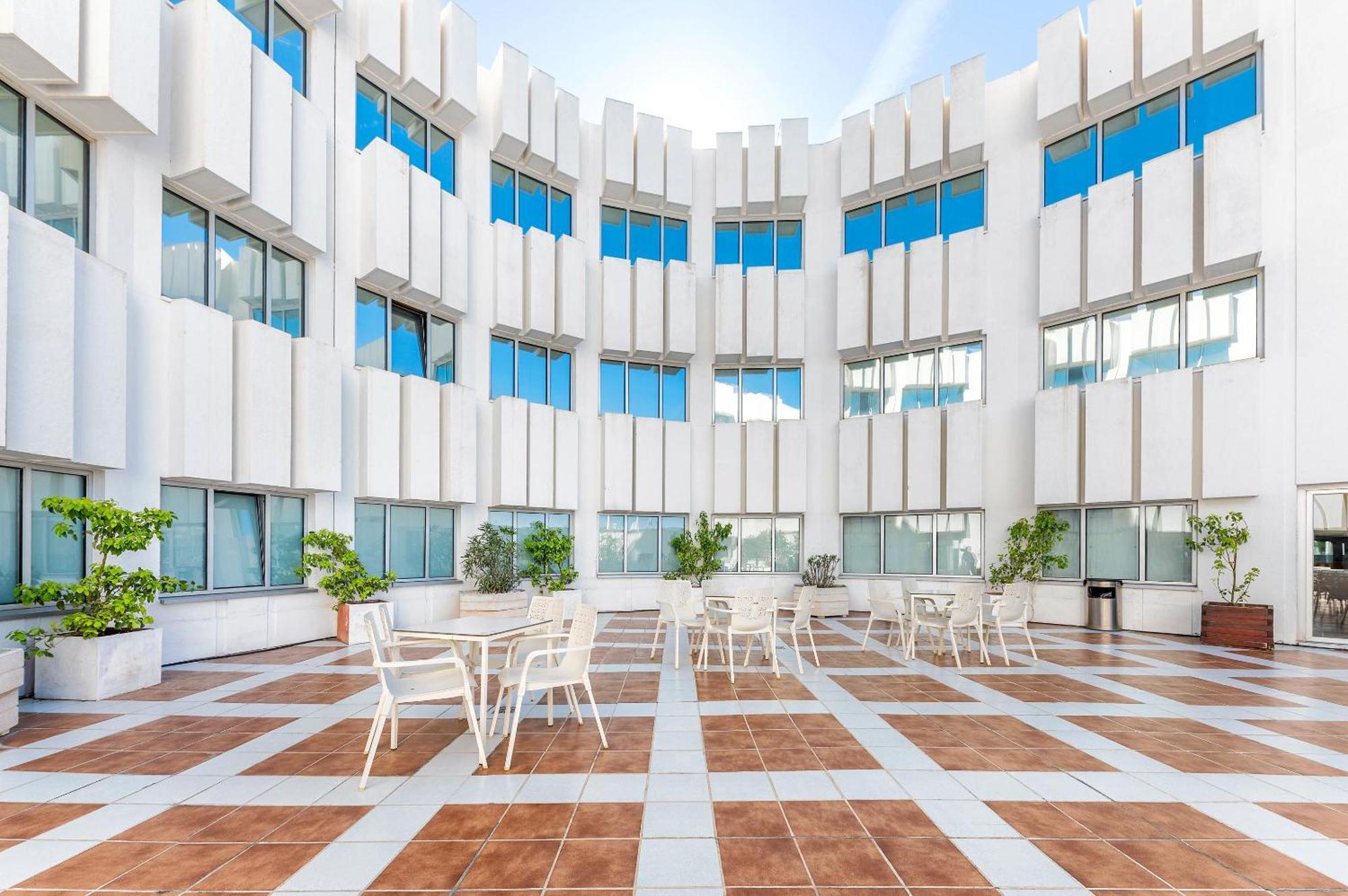 Port Azafata Valencia 4*